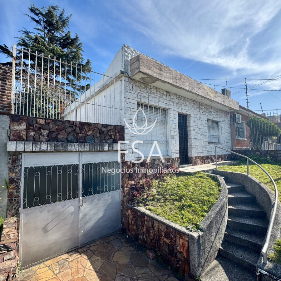 Casa ID.378 - Venta Casa 2 Dormitorios Garage Fondo Parrillero Brazo Oriental Montevideo G