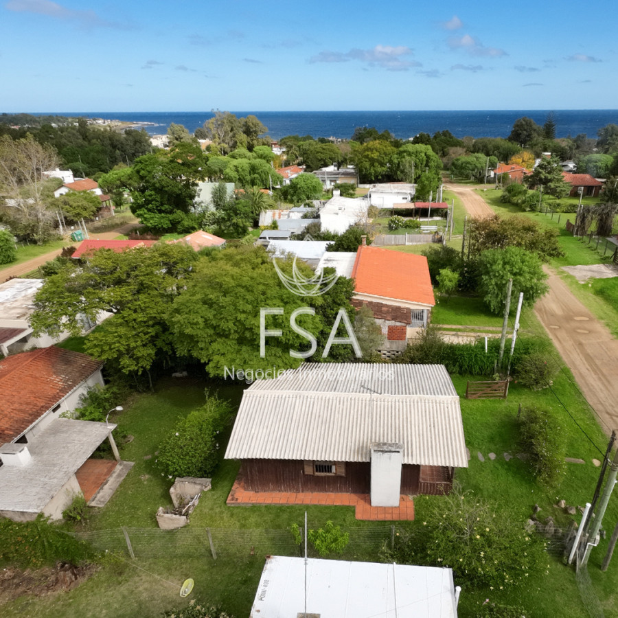 Casa ID.267 - Venta Cabaña 2 Dormitorios, Cochera para 2 autos, Parrillero Playa Hermosa Maldonado G