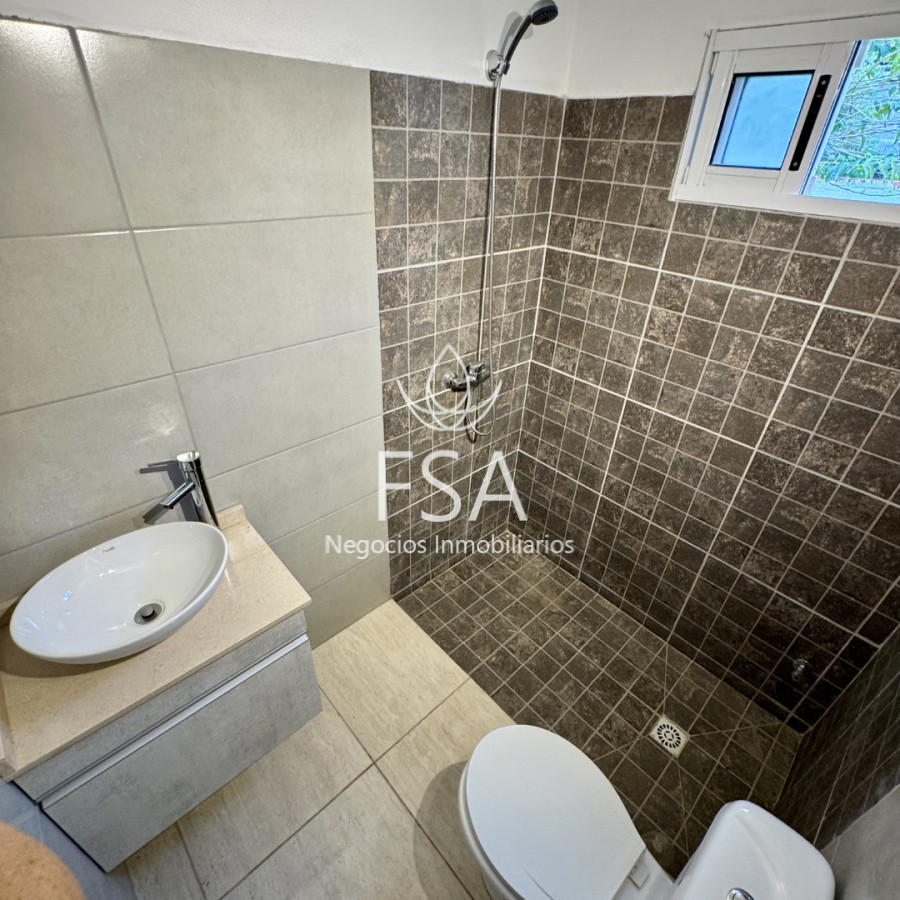 Casa ID.453 - Venta Casa Reciclada 3 Dormitorios 2 Baños Suite Vestidor Parrillero Las Toscas Sur Canelones G