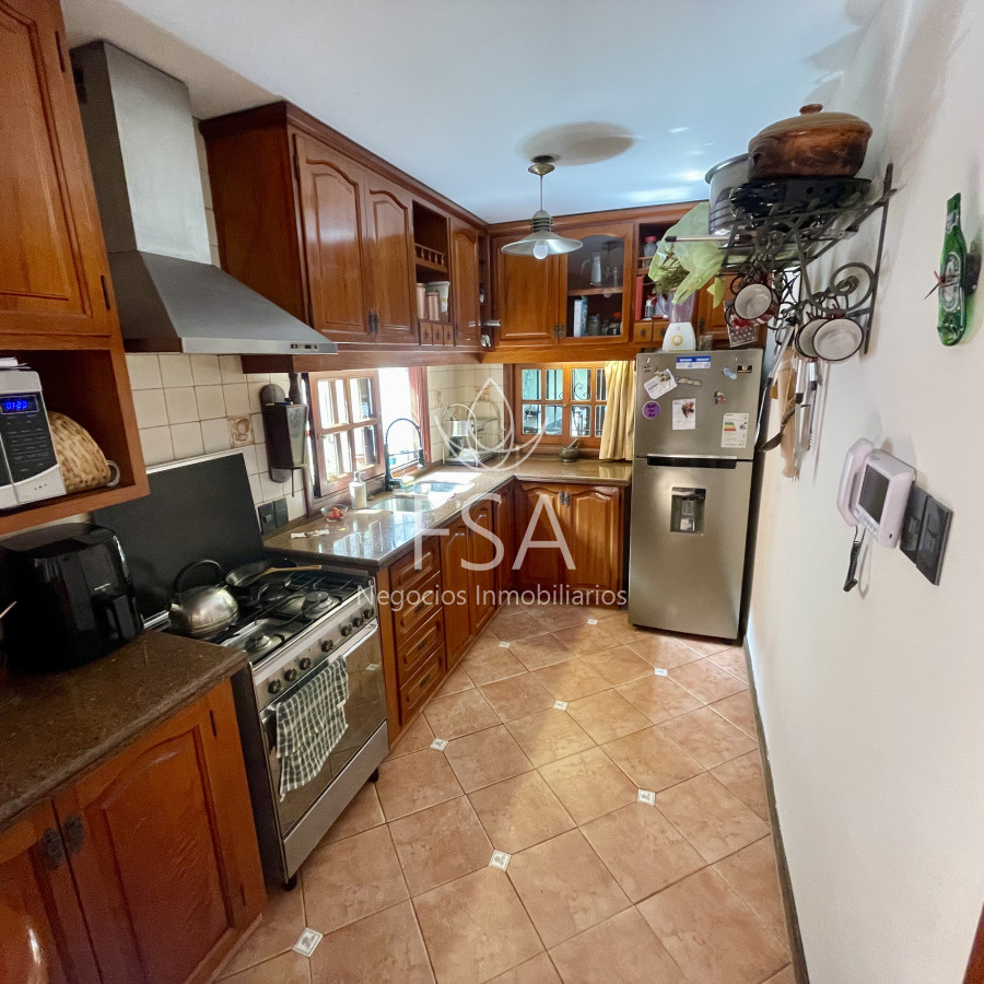 Casa ID.165 - Venta Casa 4 Dormitorios 3 Baños Piscina Parrillero Garaje Parque Batlle Montevideo St