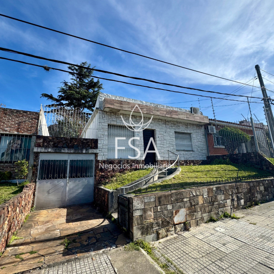 Casa ID.378 - Venta Casa 2 Dormitorios Garage Fondo Parrillero Brazo Oriental Montevideo G