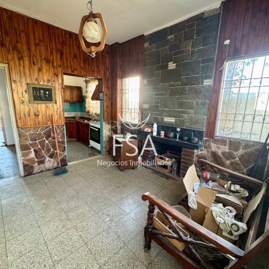 Casa ID.378 - Venta Casa 2 Dormitorios Garage Fondo Parrillero Brazo Oriental Montevideo G