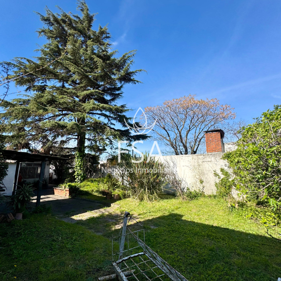 Casa ID.378 - Venta Casa 2 Dormitorios Garage Fondo Parrillero Brazo Oriental Montevideo G