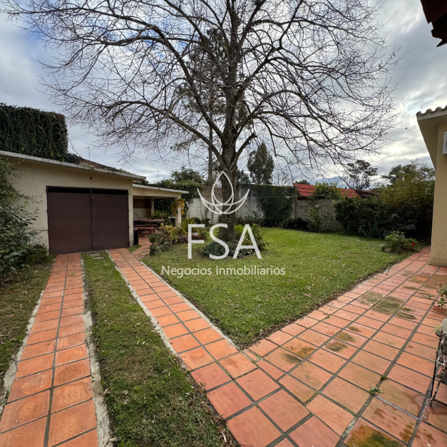 Casa ID.294 - Venta Casa 2 Dormitorios Garage Parrillero Jardín Amueblada Pinares de Atlántida Canelones G