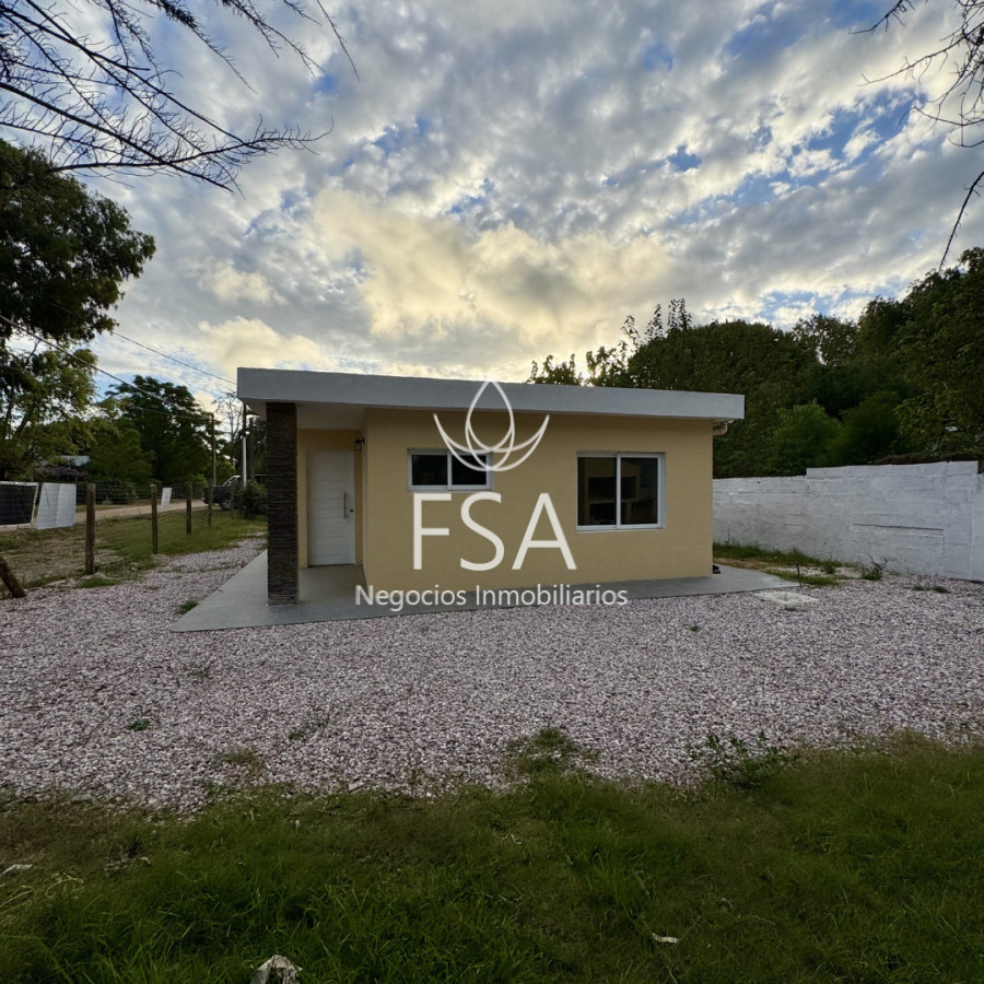 Casa ID.453 - Venta Casa Reciclada 3 Dormitorios 2 Baños Suite Vestidor Parrillero Las Toscas Sur Canelones G