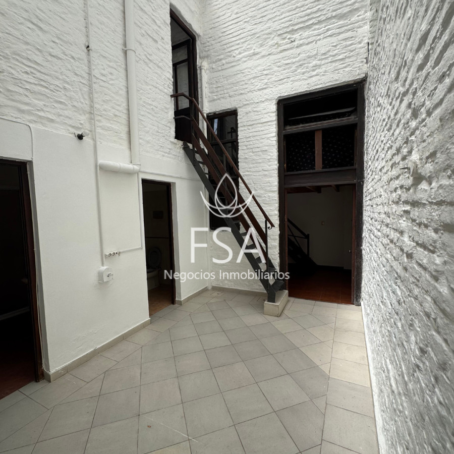 Casa ID.400 - Venta Casa en PH 3+1 Dormitorios Azotea Bella Vista Montevideo E