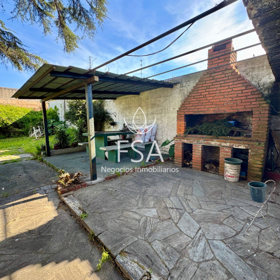 Casa ID.378 - Venta Casa 2 Dormitorios Garage Fondo Parrillero Brazo Oriental Montevideo G