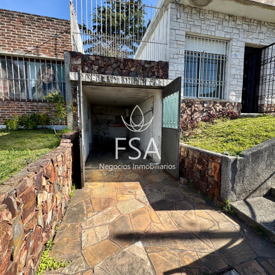 Casa ID.378 - Venta Casa 2 Dormitorios Garage Fondo Parrillero Brazo Oriental Montevideo G