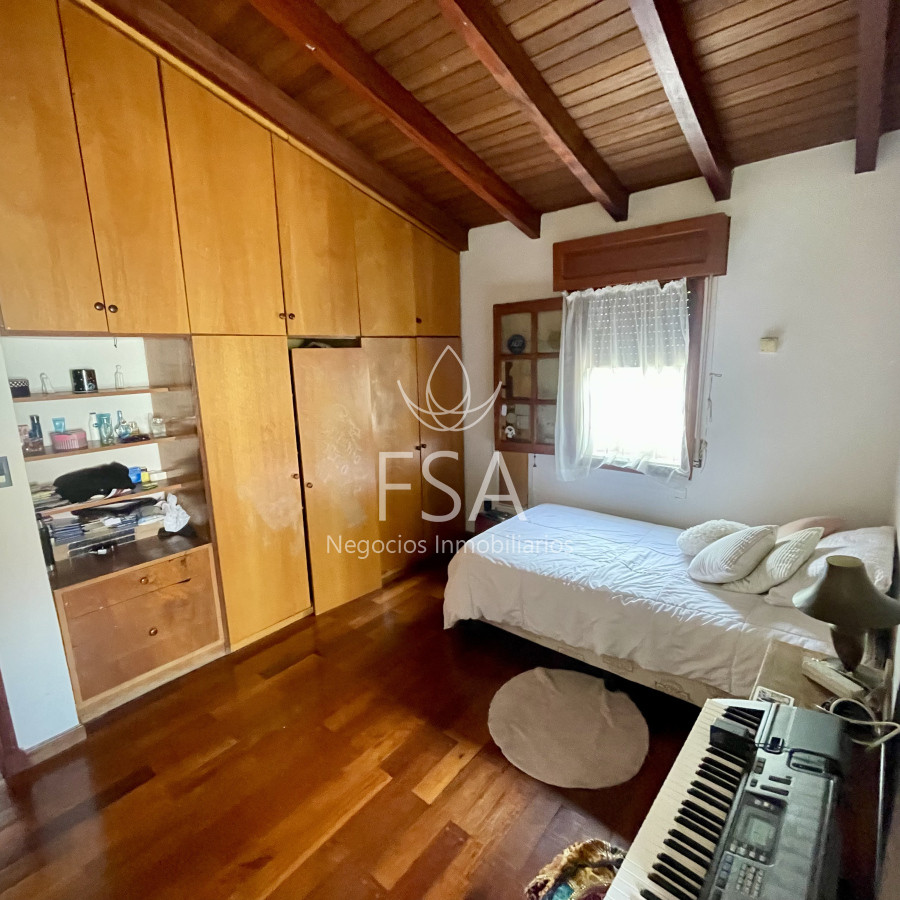 Casa ID.165 - Venta Casa 4 Dormitorios 3 Baños Piscina Parrillero Garaje Parque Batlle Montevideo St
