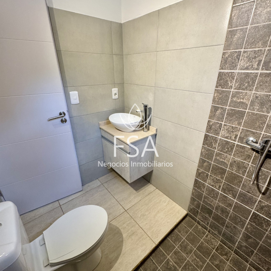 Casa ID.453 - Venta Casa Reciclada 3 Dormitorios 2 Baños Suite Vestidor Parrillero Las Toscas Sur Canelones G
