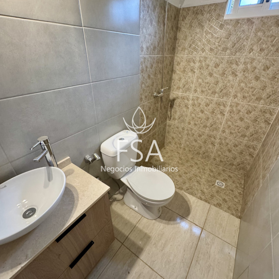 Casa ID.453 - Venta Casa Reciclada 3 Dormitorios 2 Baños Suite Vestidor Parrillero Las Toscas Sur Canelones G