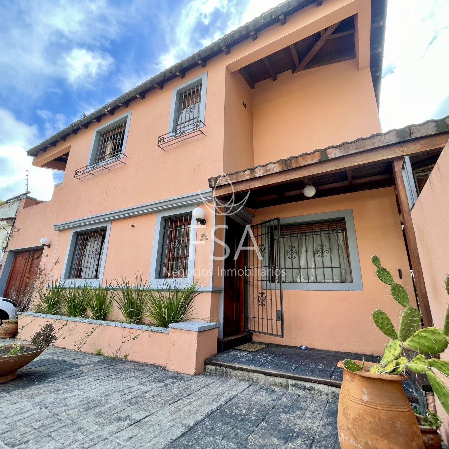 Casa ID.165 - Venta Casa 4 Dormitorios 3 Baños Piscina Parrillero Garaje Parque Batlle Montevideo St