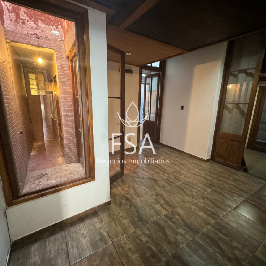 Casa ID.96 - Venta Casa + Local 3 Dormitorios 3 Baños Cordón Montevideo E