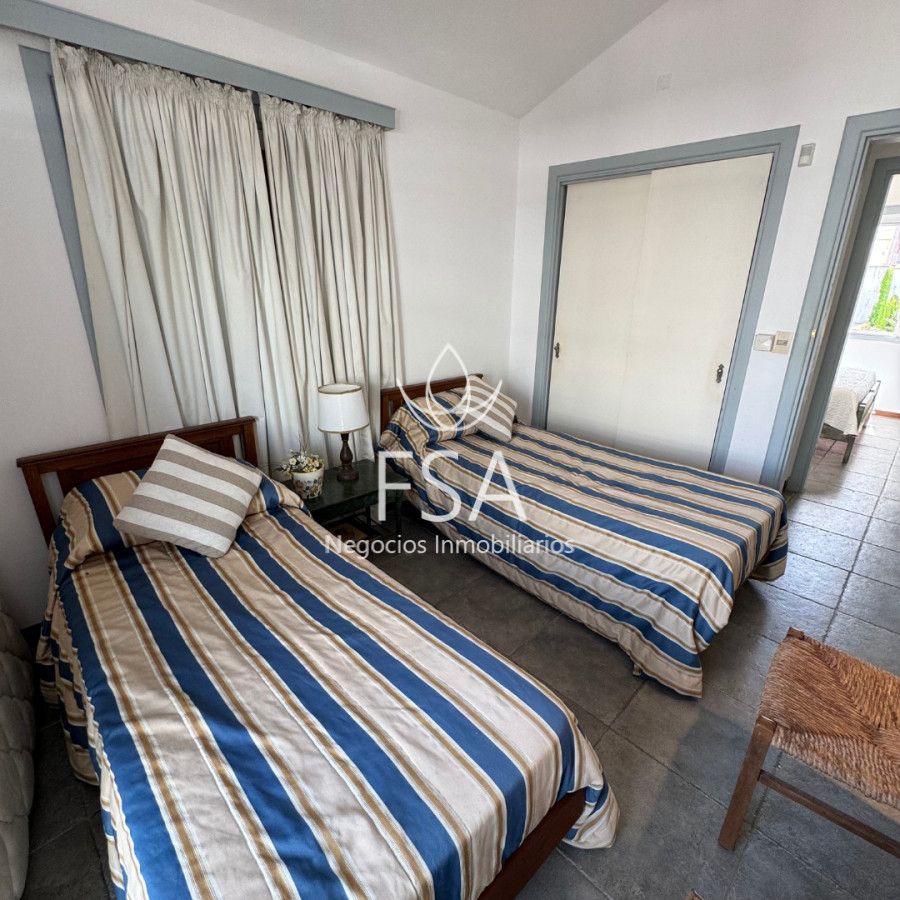 Casa ID.390 - Venta Casa 4 Dormitorios Barbacoa Piscina Península Punta del Este Maldonado G 
