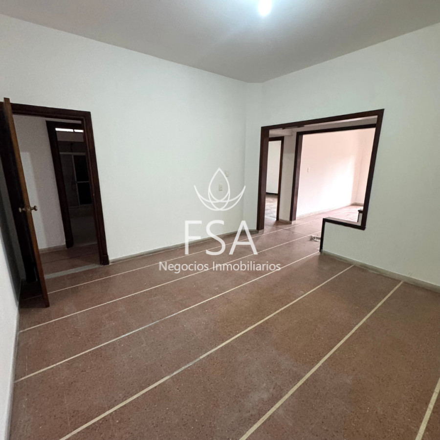 Casa ID.514 - Alquiler Casa 4 Dormitorios 2 baños Patio Estufa Buceo Montevideo E