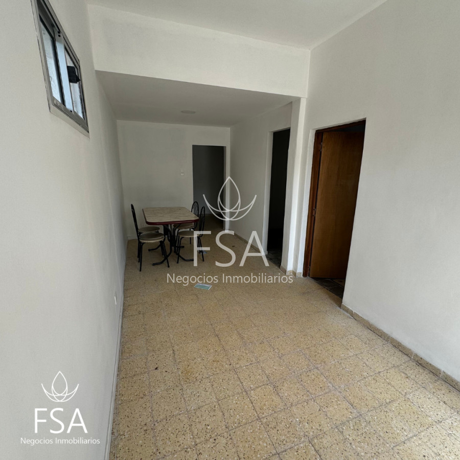 Casa ID.77 - Venta Casa en PH 2 Dormitorios Al Frente Unión Montevideo E