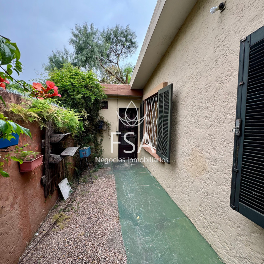 Casa ID.414 - Venta Casa + Monoambiente 5 Dormitorios 3 Baños Garage Parrillero San Jose de Carrasco Ciudad de la Costa G