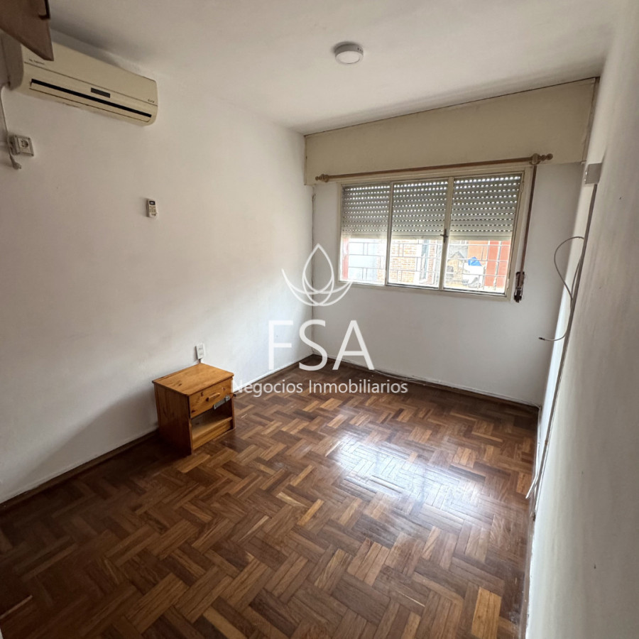 Casa ID.506 - Venta Casa + Apartamento 4 Dormitorios Garaje Ituzaingó Montevideo E