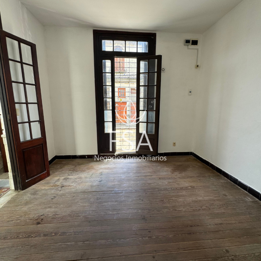 Casa ID.400 - Venta Casa en PH 3+1 Dormitorios Azotea Bella Vista Montevideo E