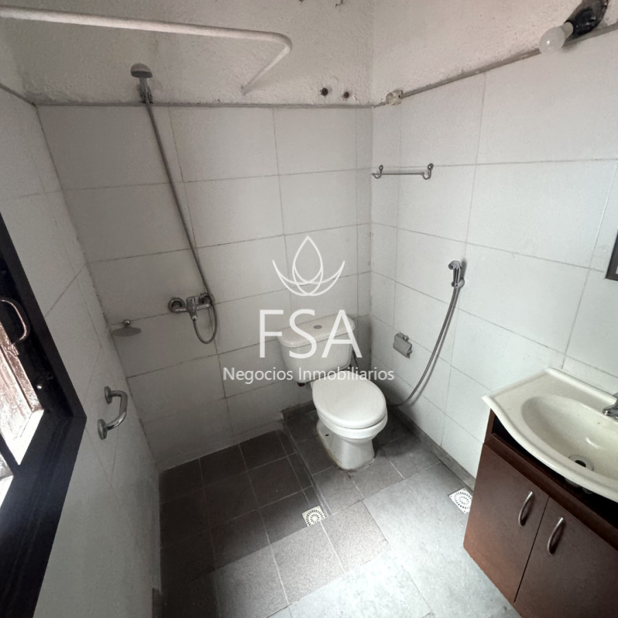 Casa ID.502 - Alquiler Casa 2 Dormitorios 2 Patios Garaje La Blanqueada Montevideo E