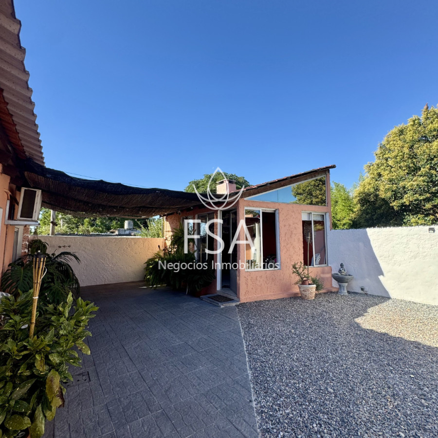 Casa ID.464 - Venta Casa Pronta Para Entrar Dos Dormitorios Barbacoa Garaje La Paz Canelones G