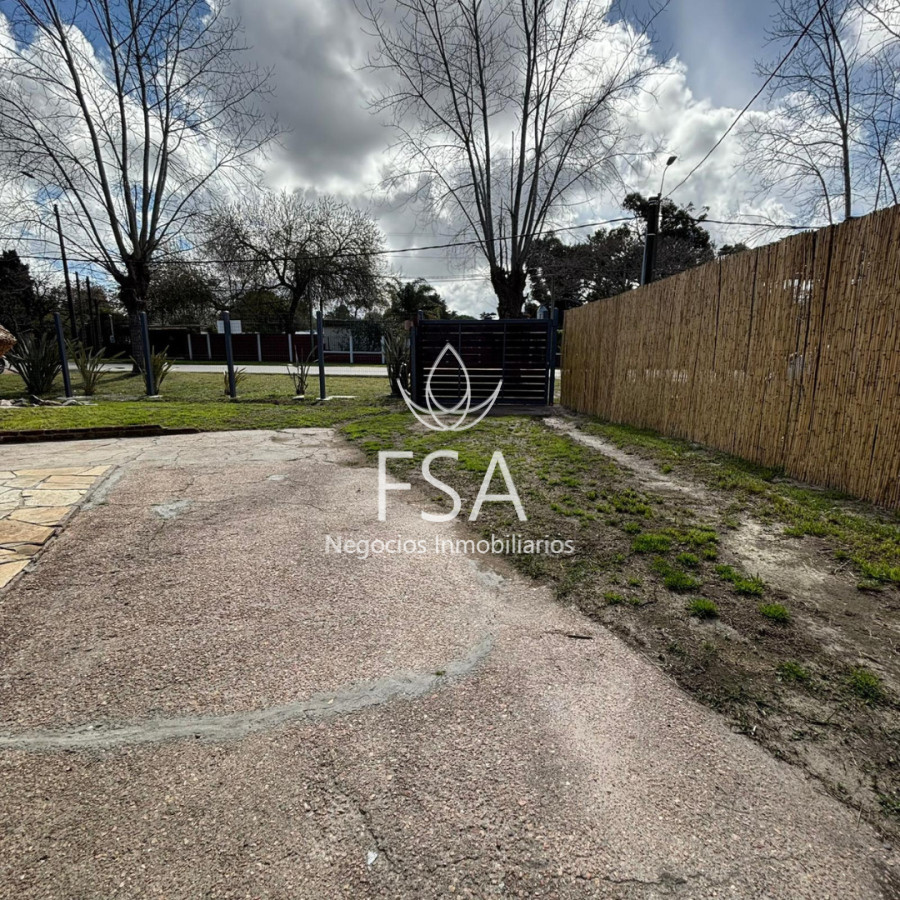 Casa ID.352 - Alquiler Casa 2 Dormitorios Frente Fondo Cerco Perimetral Médanos de Solymar Sur Canelones F