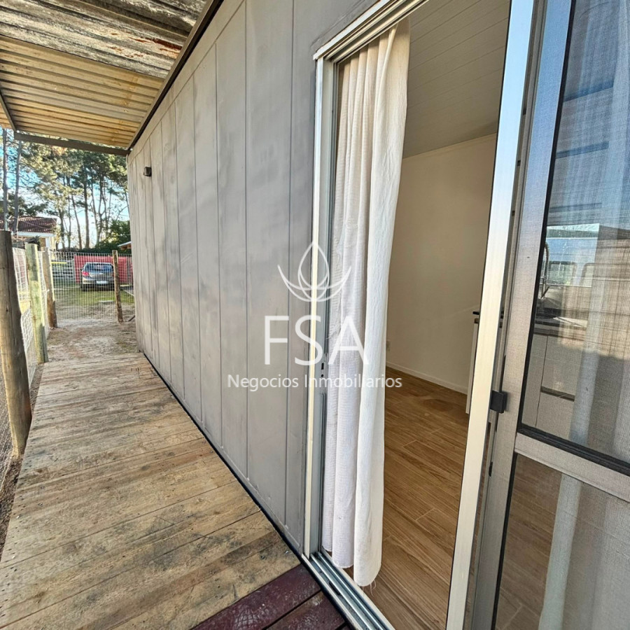 Casa ID.504 - Alquiler Casa contenedor Ingreso para auto Patio privado 1 Dormitorio Pinar Norte FM