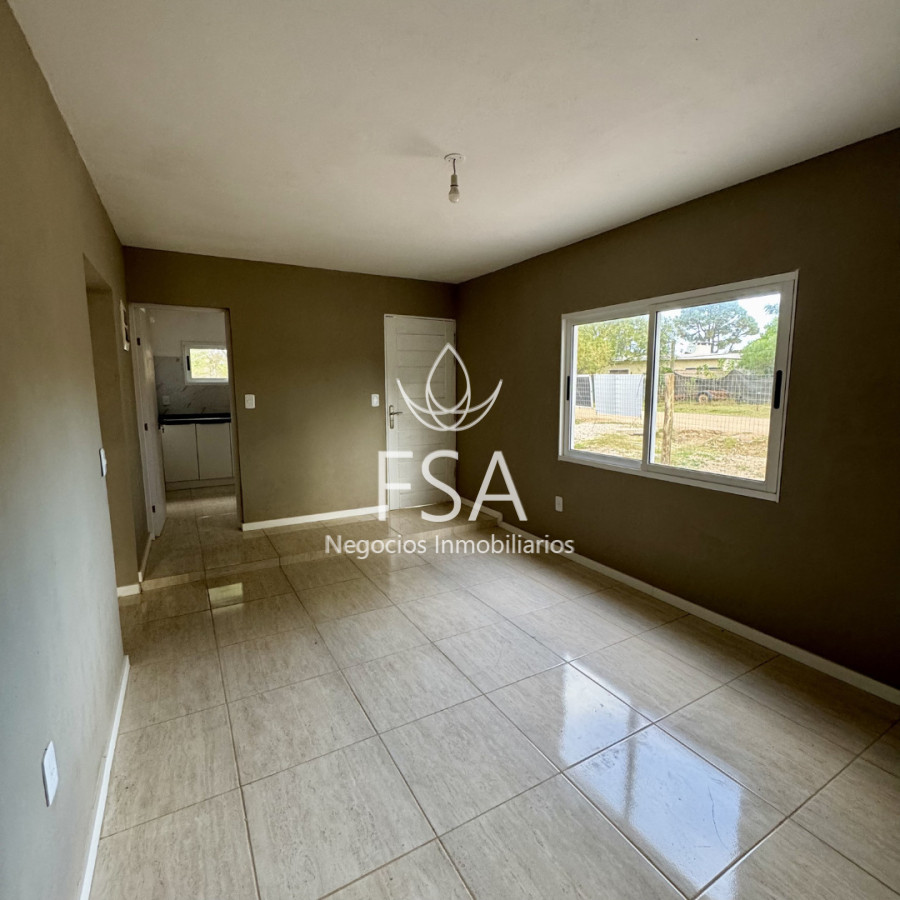 Casa ID.453 - Venta Casa Reciclada 3 Dormitorios 2 Baños Suite Vestidor Parrillero Las Toscas Sur Canelones G