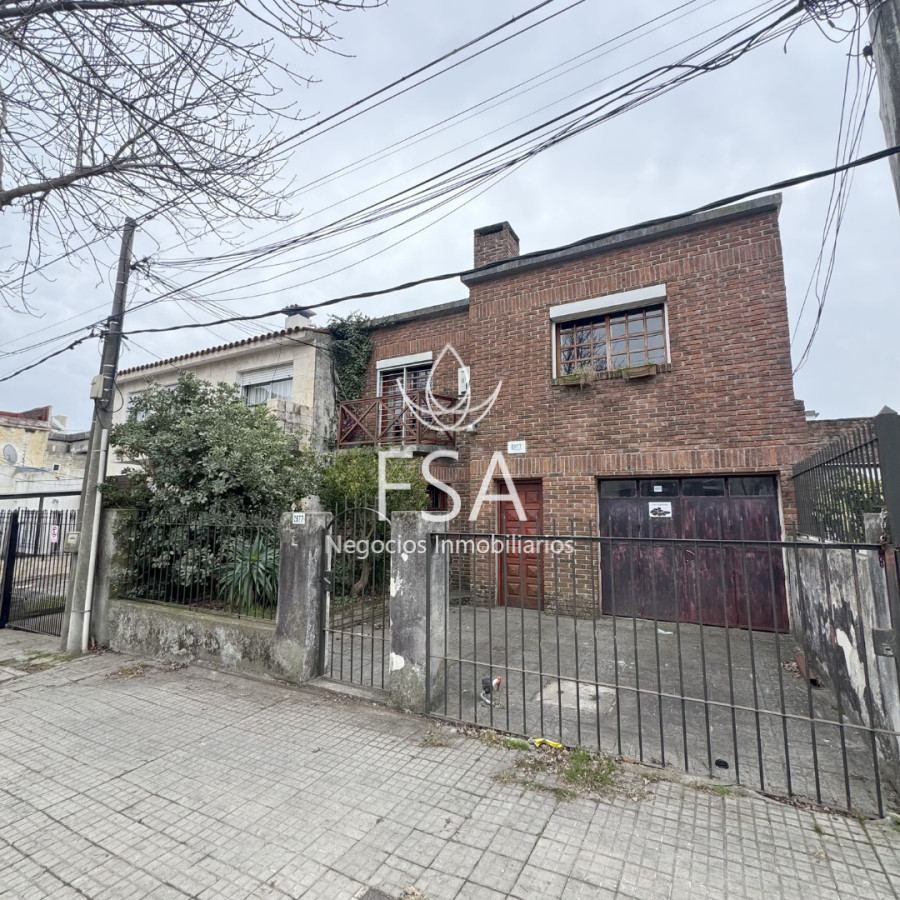 Casa ID.495 - Venta Casa 4 Dormitorios 2 Baños Garaje La Blanqueada Montevideo E