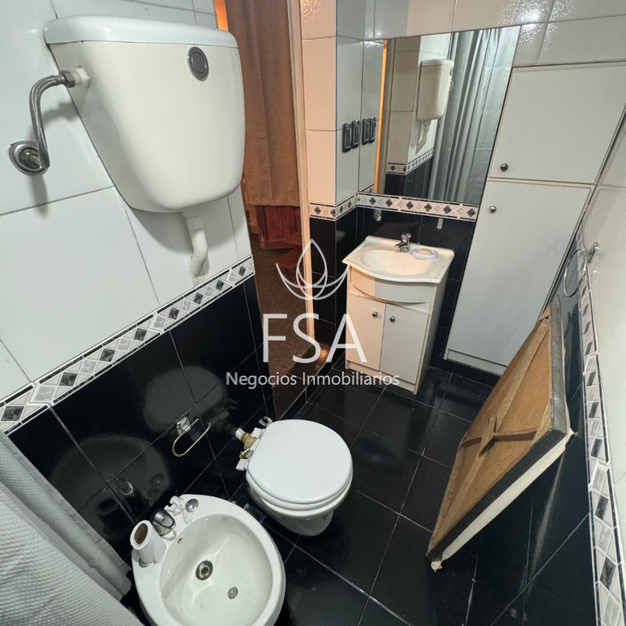 Casa ID.96 - Venta Casa + Local 3 Dormitorios 3 Baños Cordón Montevideo E