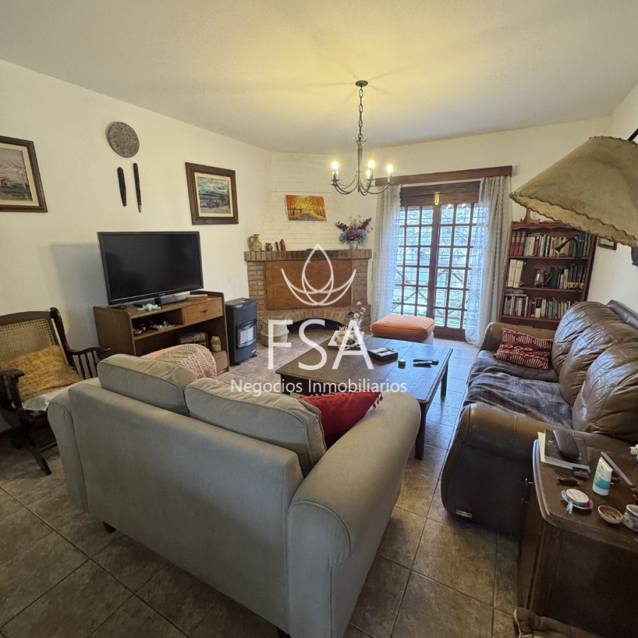 Casa ID.495 - Venta Casa 4 Dormitorios 2 Baños Garaje La Blanqueada Montevideo E