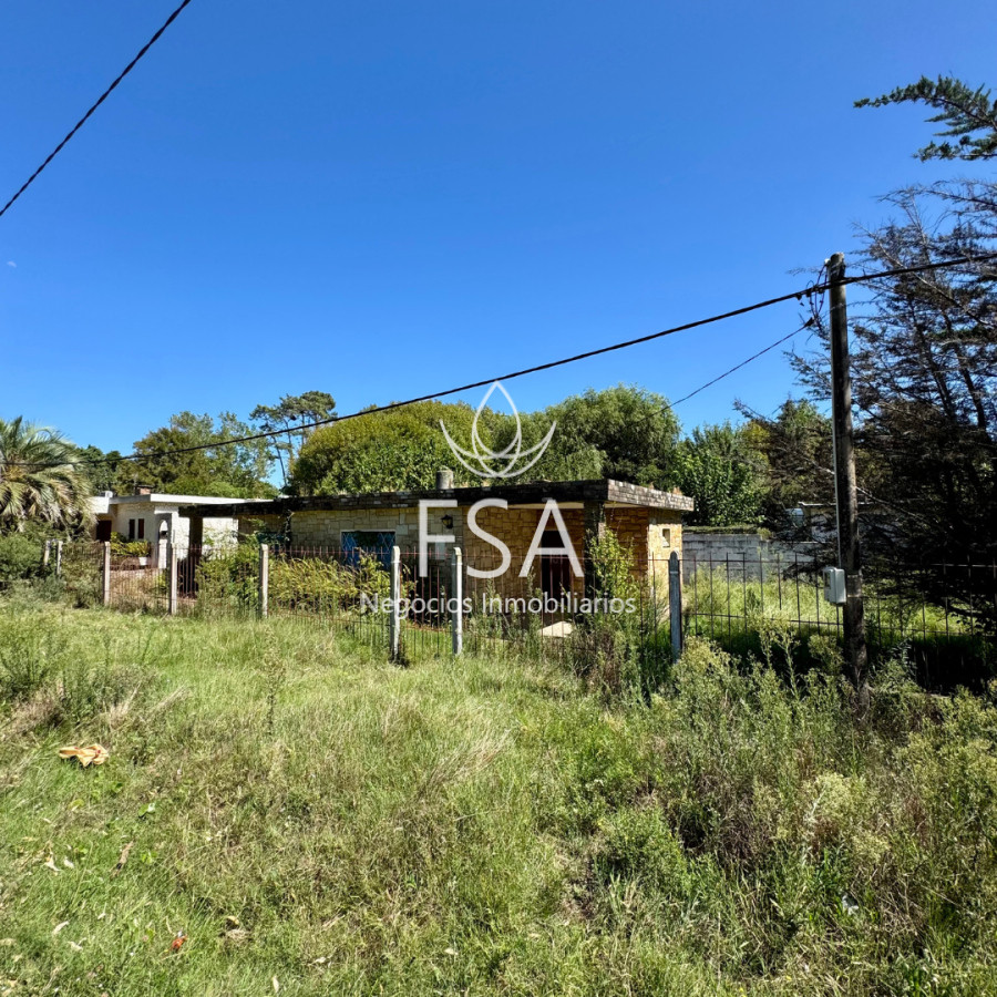 Casa ID.194 - Venta Casa 2 Dormitorios + Monoambiente con Baño para Reciclar Parrillero Las Toscas Sur Canelones G