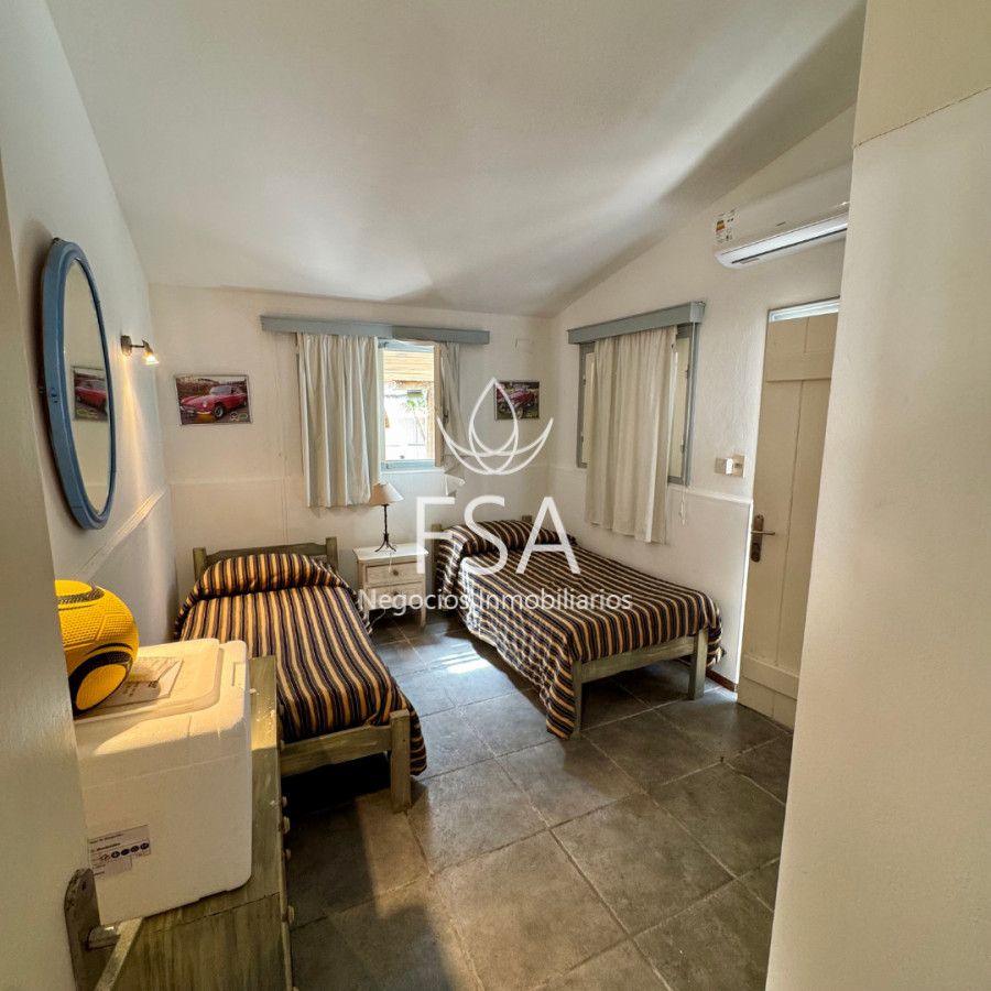 Casa ID.390 - Venta Casa 4 Dormitorios Barbacoa Piscina Península Punta del Este Maldonado G 