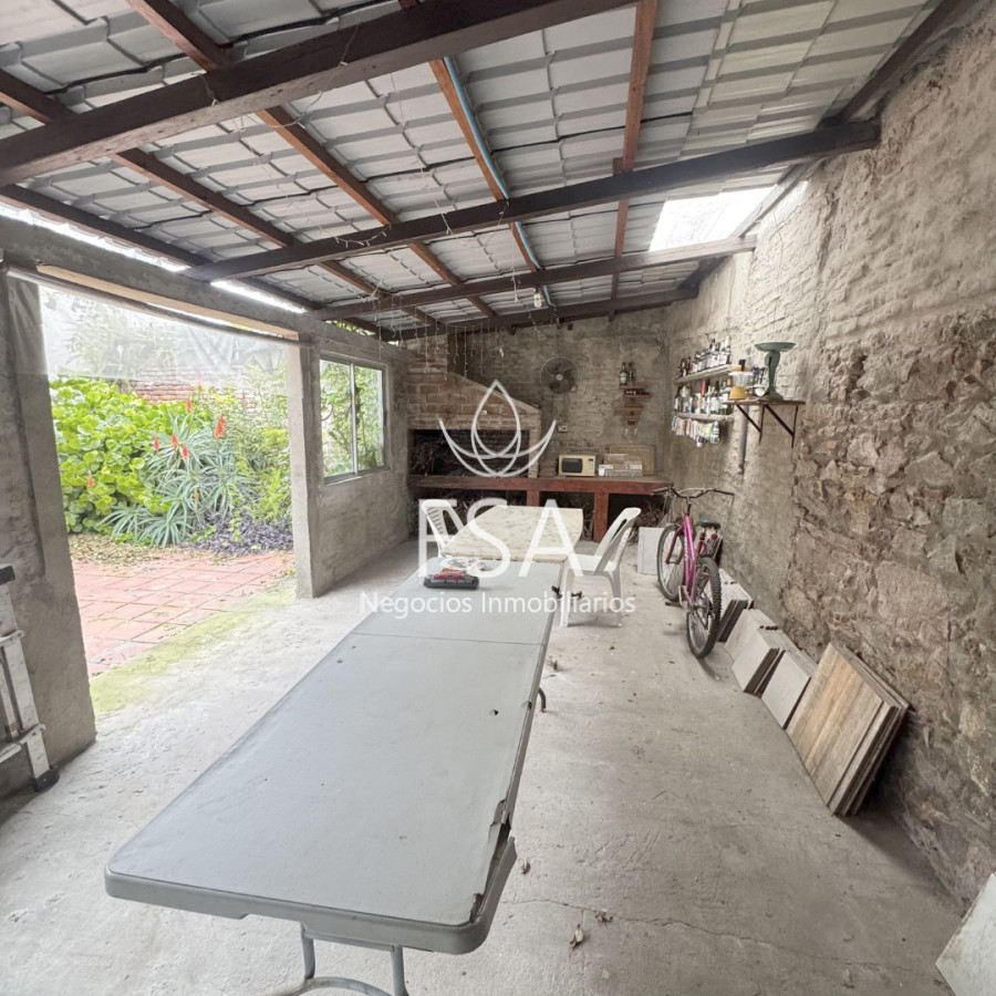 Casa ID.495 - Venta Casa 4 Dormitorios 2 Baños Garaje La Blanqueada Montevideo E