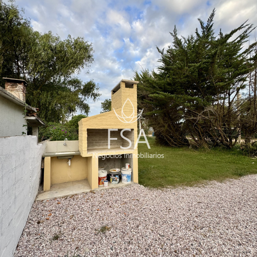 Casa ID.453 - Venta Casa Reciclada 3 Dormitorios 2 Baños Suite Vestidor Parrillero Las Toscas Sur Canelones G