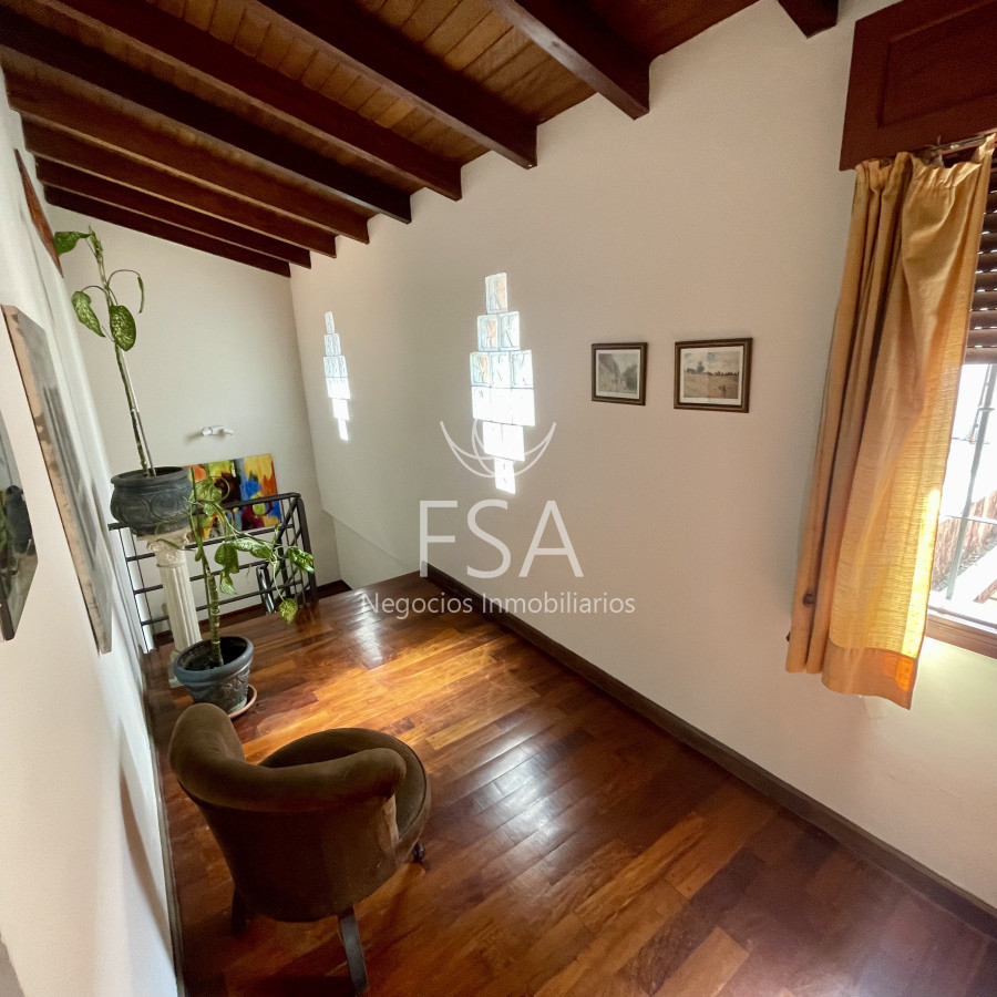 Casa ID.165 - Venta Casa 4 Dormitorios 3 Baños Piscina Parrillero Garaje Parque Batlle Montevideo St