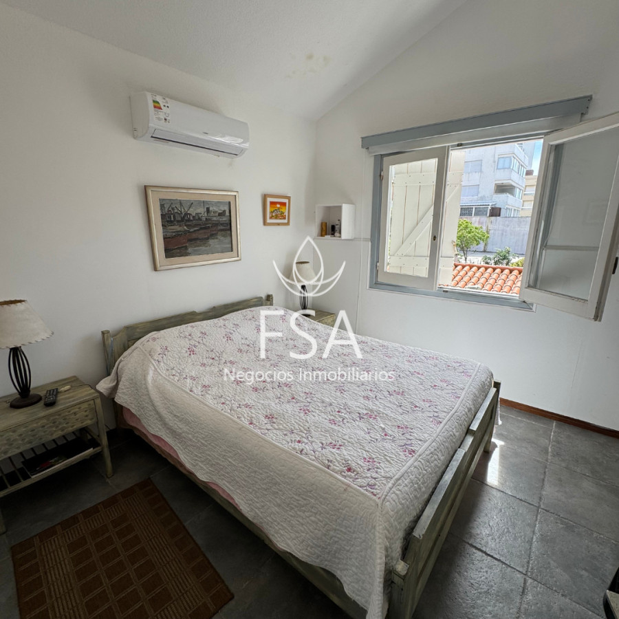 Casa ID.390 - Venta Casa 4 Dormitorios Barbacoa Piscina Península Punta del Este Maldonado G 