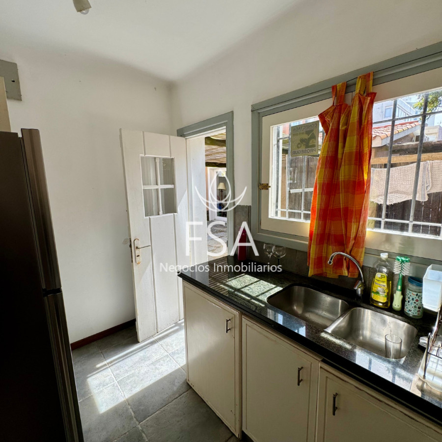 Casa ID.390 - Venta Casa 4 Dormitorios Barbacoa Piscina Península Punta del Este Maldonado G 