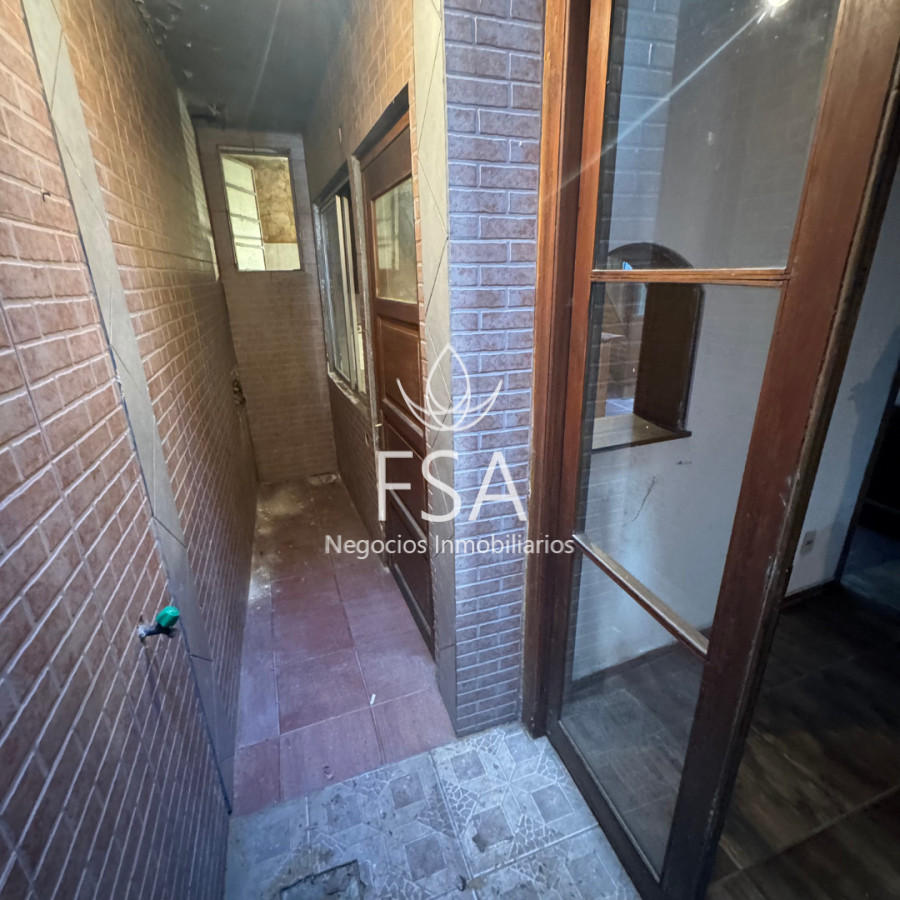 Casa ID.96 - Venta Casa + Local 3 Dormitorios 3 Baños Cordón Montevideo E