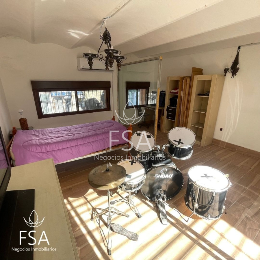 Casa ID.49 - Venta Casa 4 Dormitorios Parrillero Garaje Cordón Sur Montevideo St