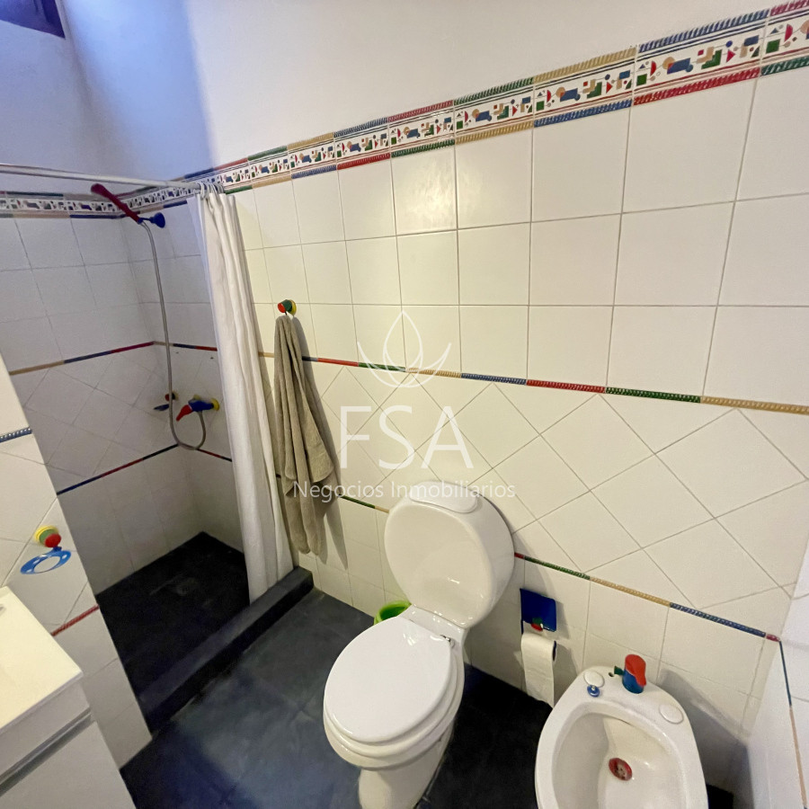 Casa ID.165 - Venta Casa 4 Dormitorios 3 Baños Piscina Parrillero Garaje Parque Batlle Montevideo St