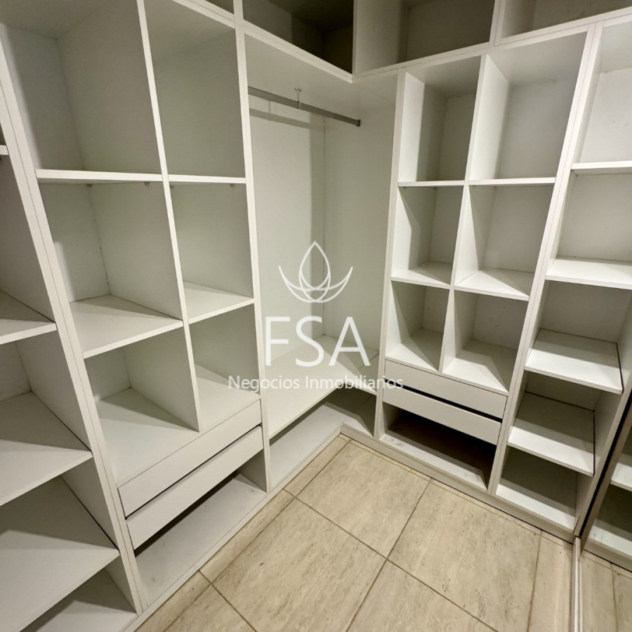 Casa ID.453 - Venta Casa Reciclada 3 Dormitorios 2 Baños Suite Vestidor Parrillero Las Toscas Sur Canelones G