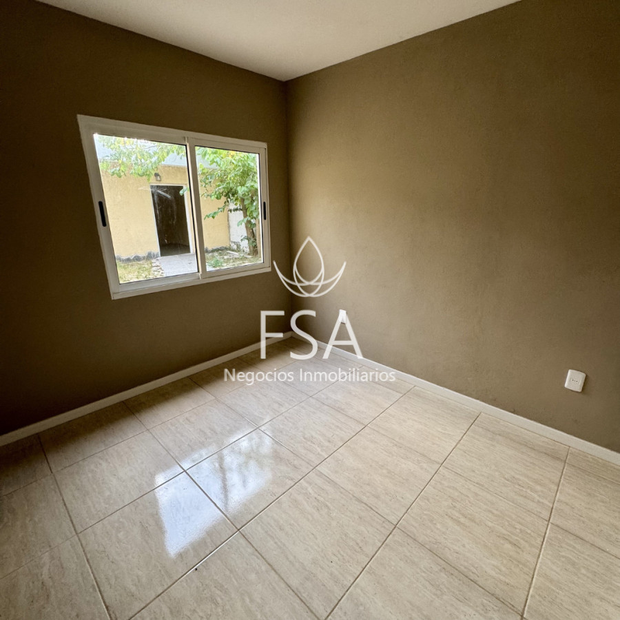 Casa ID.453 - Venta Casa Reciclada 3 Dormitorios 2 Baños Suite Vestidor Parrillero Las Toscas Sur Canelones G