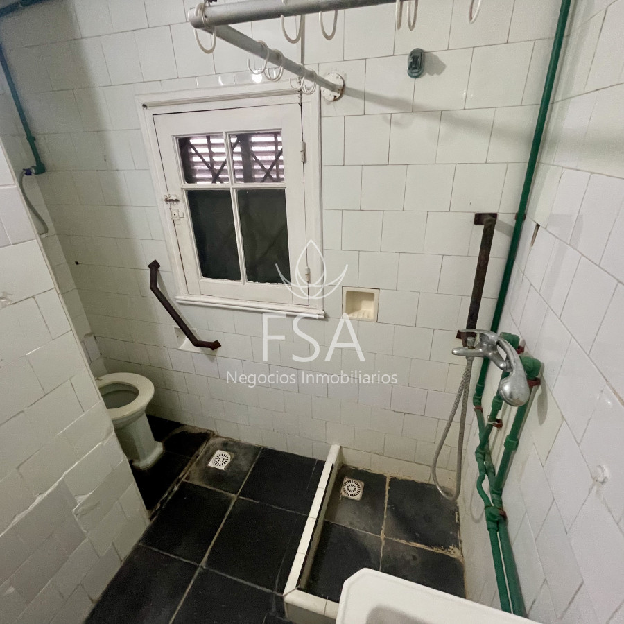 Casa ID.196 - Venta Casa PH 6 Dormitorios Garaje Malvin Montevideo St 