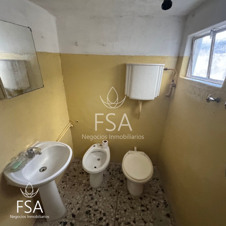 Casa ID.77 - Venta Casa en PH 2 Dormitorios Al Frente Unión Montevideo E