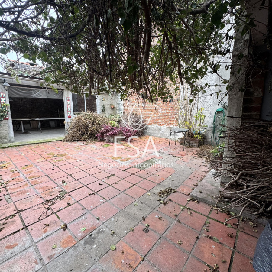 Casa ID.495 - Venta Casa 4 Dormitorios 2 Baños Garaje La Blanqueada Montevideo E