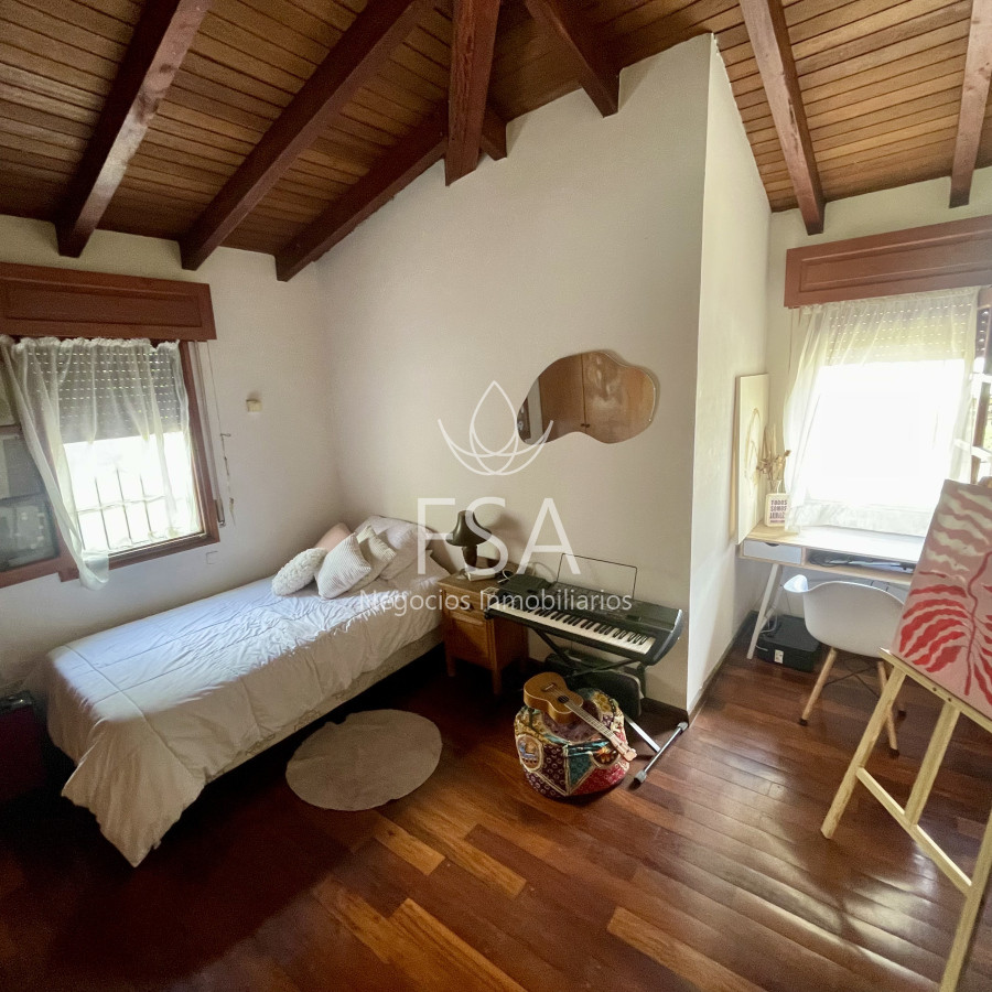 Casa ID.165 - Venta Casa 4 Dormitorios 3 Baños Piscina Parrillero Garaje Parque Batlle Montevideo St