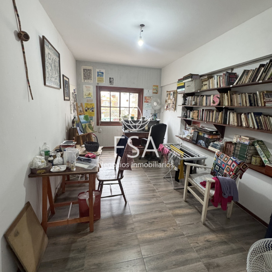 Casa ID.495 - Venta Casa 4 Dormitorios 2 Baños Garaje La Blanqueada Montevideo E