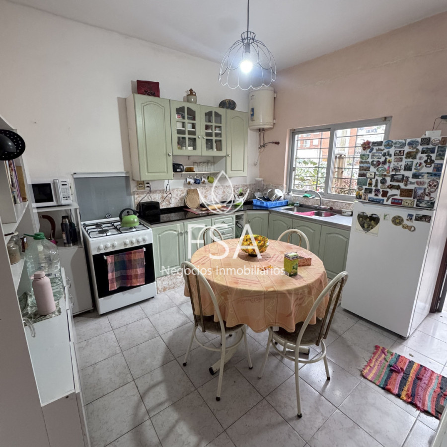 Casa ID.495 - Venta Casa 4 Dormitorios 2 Baños Garaje La Blanqueada Montevideo E