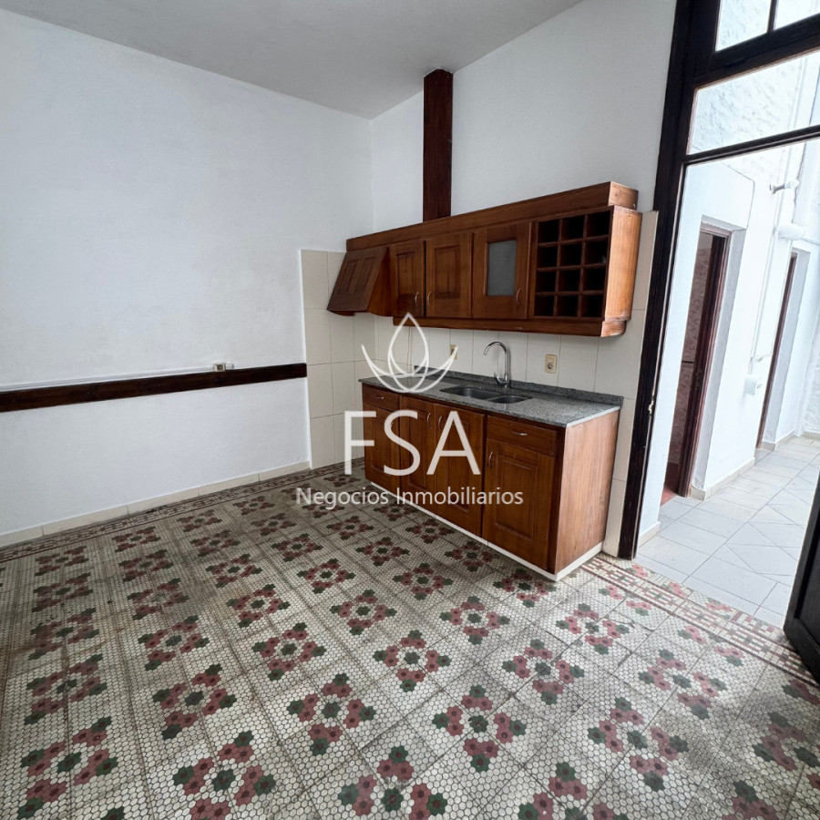 Casa ID.400 - Venta Casa en PH 3+1 Dormitorios Azotea Bella Vista Montevideo E